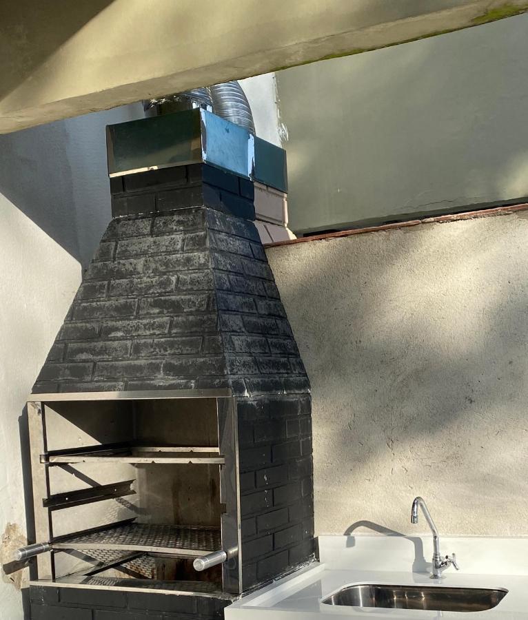 Apartamento até 10 pessoas na enseada Guarujá em condomínio clube praia piscinas salão jogos quadra futebol campo parquinho brinquedos Wi-fi Home office Exterior foto