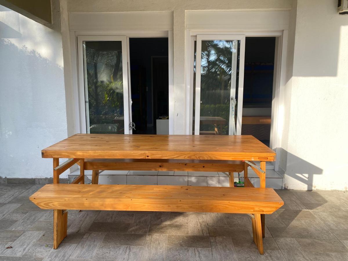 Apartamento até 10 pessoas na enseada Guarujá em condomínio clube praia piscinas salão jogos quadra futebol campo parquinho brinquedos Wi-fi Home office Exterior foto