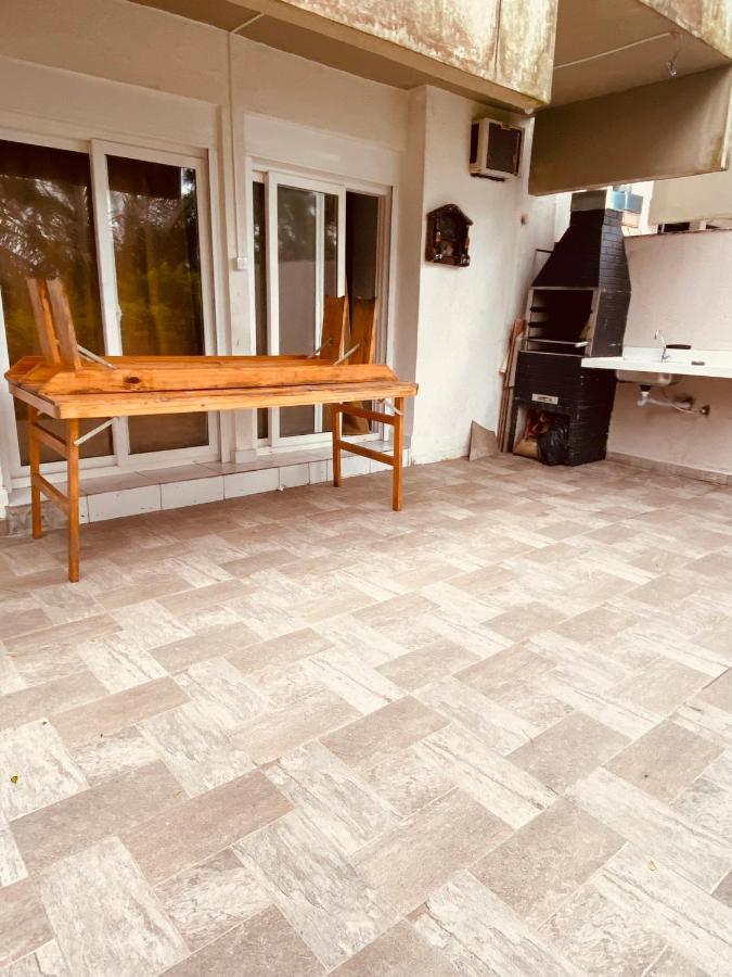 Apartamento até 10 pessoas na enseada Guarujá em condomínio clube praia piscinas salão jogos quadra futebol campo parquinho brinquedos Wi-fi Home office Exterior foto