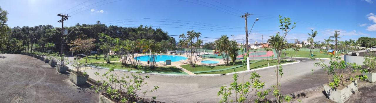 Apartamento até 10 pessoas na enseada Guarujá em condomínio clube praia piscinas salão jogos quadra futebol campo parquinho brinquedos Wi-fi Home office Exterior foto