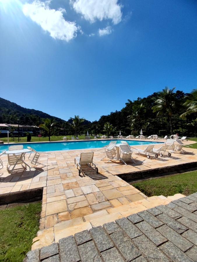 Apartamento até 10 pessoas na enseada Guarujá em condomínio clube praia piscinas salão jogos quadra futebol campo parquinho brinquedos Wi-fi Home office Exterior foto